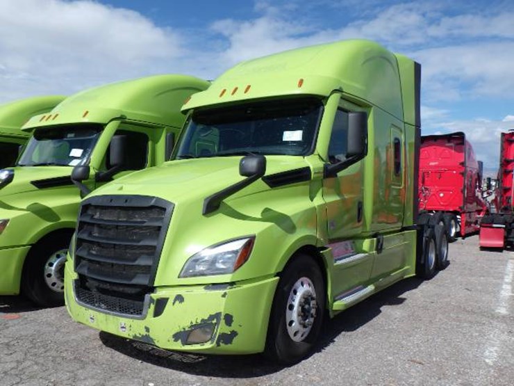 2023-freightliner-cascadia-126-image-1