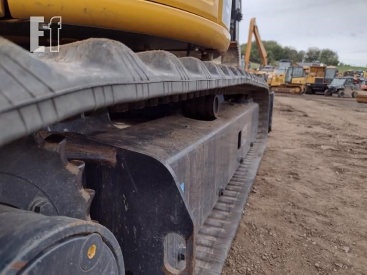 2023-deere-35g-image-30