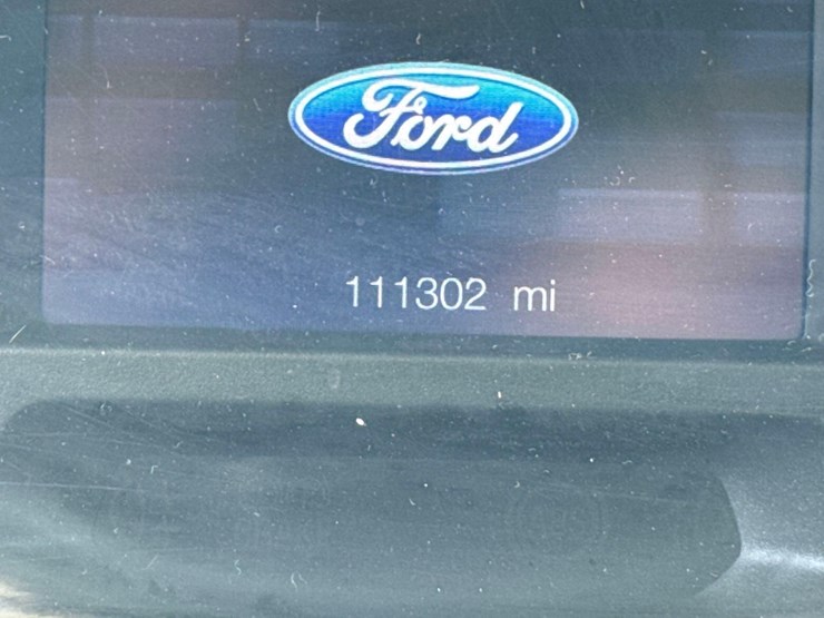 2013-ford-explorer-image-26