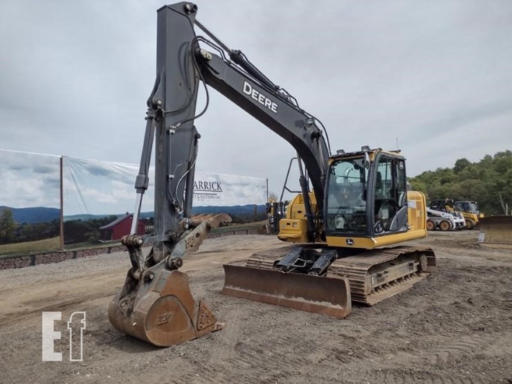 2017-deere-130g-image-55