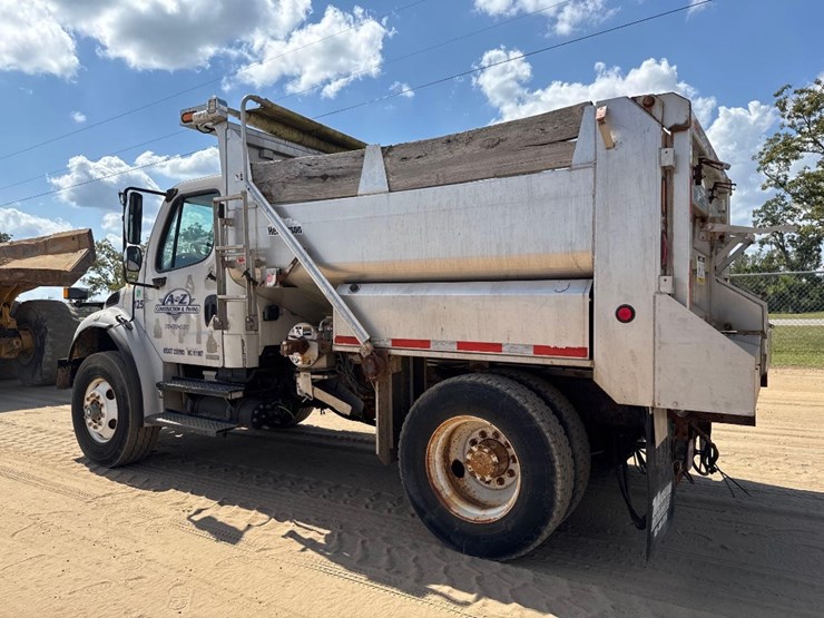 2003-freightliner-business-class-m2-spreader-truck-image-8