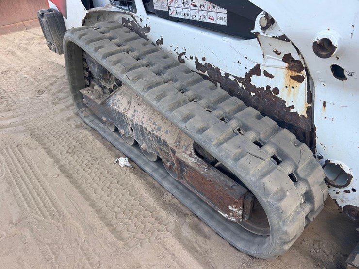 2022-bobcat-t595-image-12