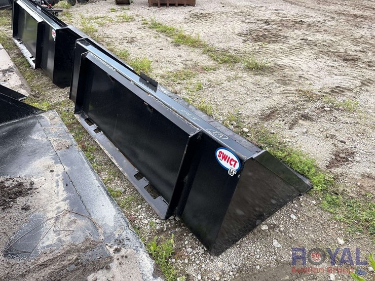 2025-swict-66in-bucket-skid-steer-attachment-image-3