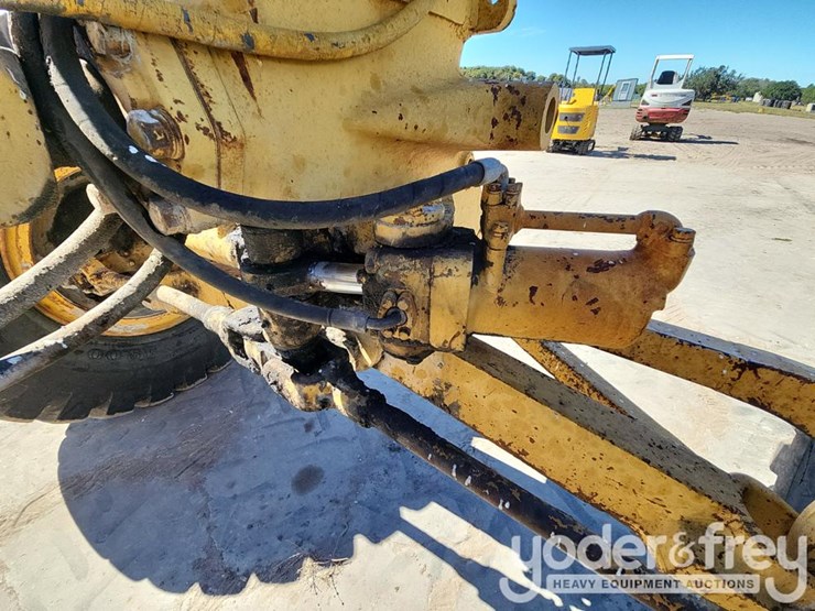 caterpillar-16g-image-30