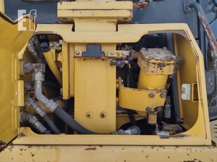 2004-komatsu-d65ex-15-image-41