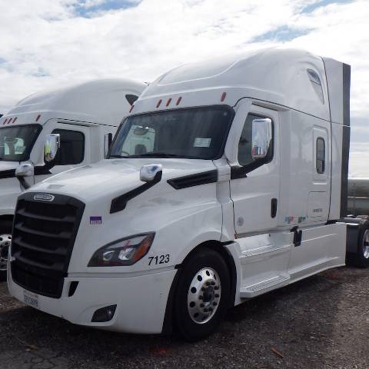 2024 FREIGHTLINER CASCADIA 126