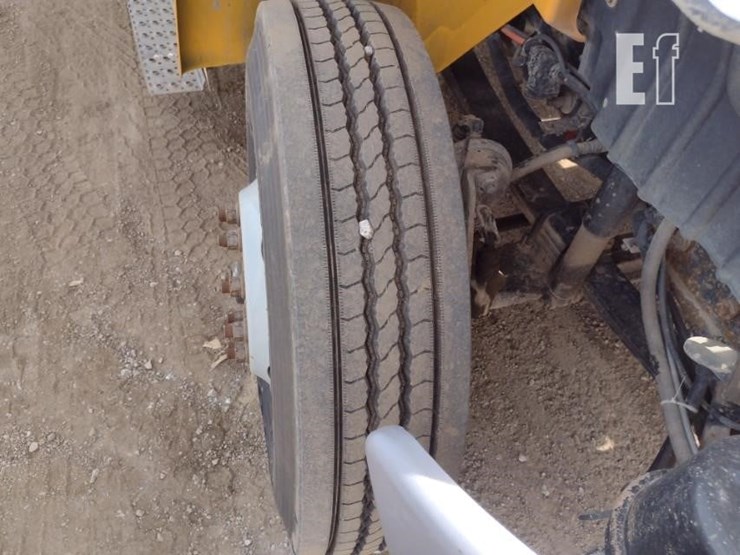 2018-international-durastar-4300-image-20