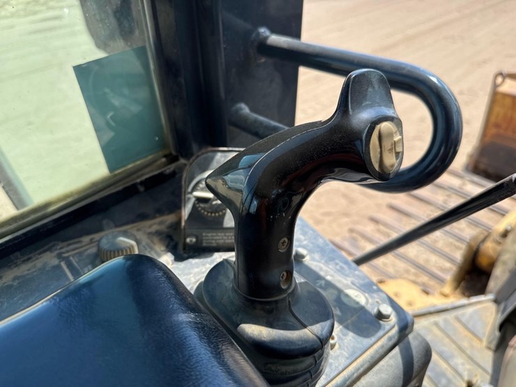 2007-deere-700j-xlt-image-26