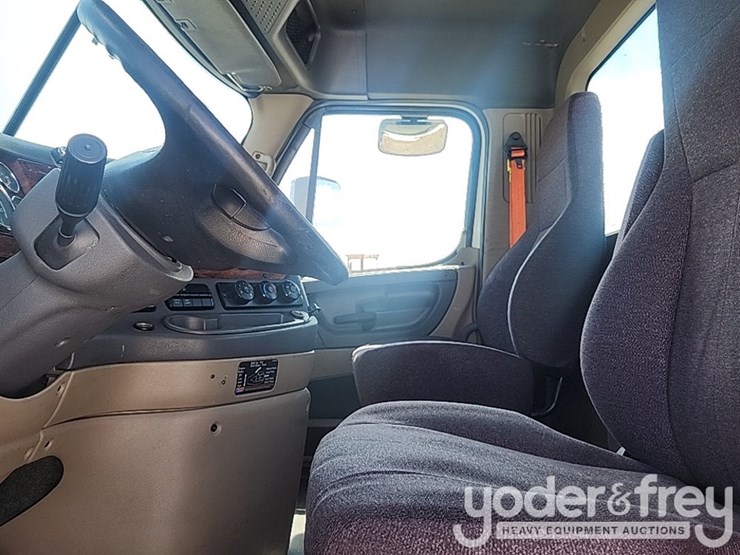 2017-freightliner-cascadia-image-19