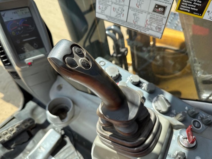 2012-deere-160g-lc-image-36