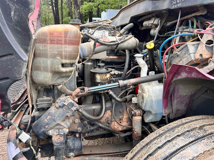 2004-international-knuckle-boom-truck-image-21