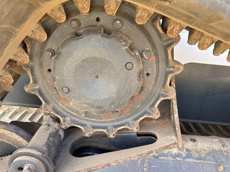 2021-bobcat-t870-image-16