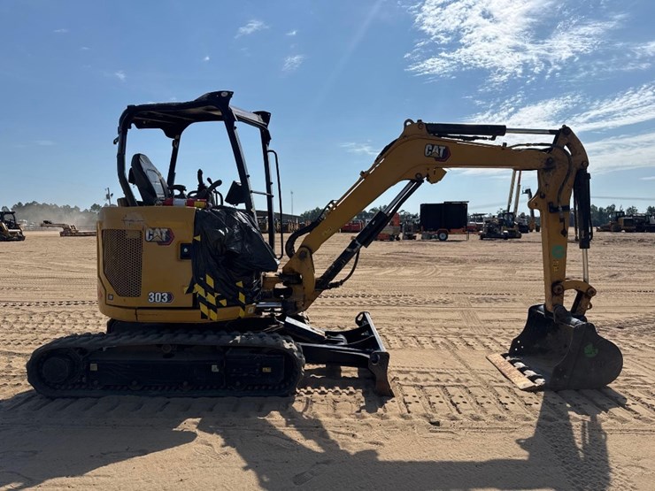 2022-caterpillar-303-image-5