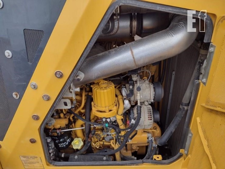 2020-deere-850l-lgp-image-16