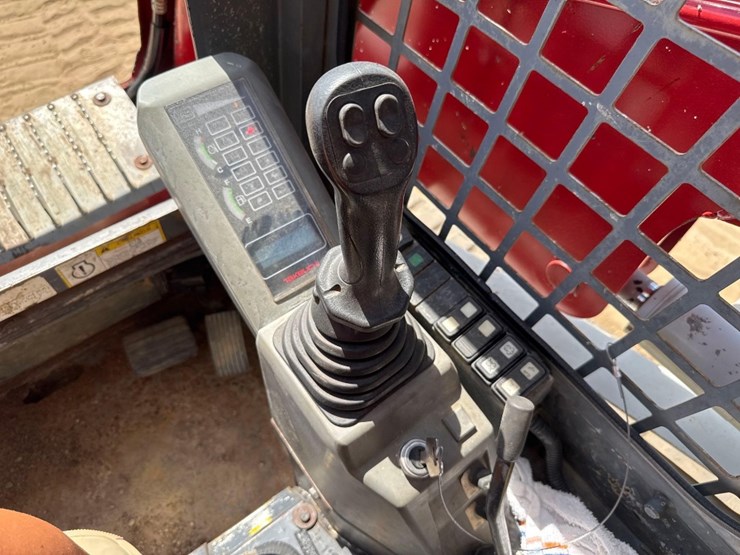 2015-takeuchi-tl10-image-24