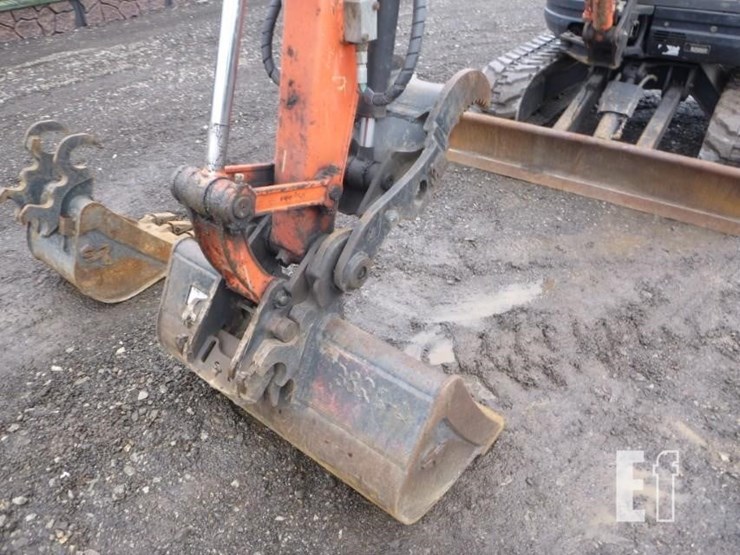 2016-kubota-u25-image-16