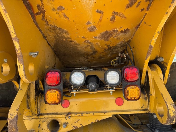 2019-caterpillar-745-image-15