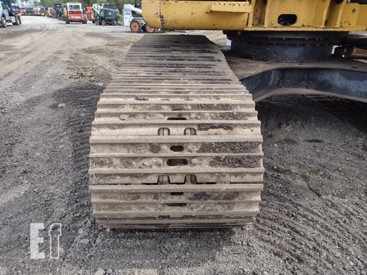 2011-deere-225d-lc-image-31