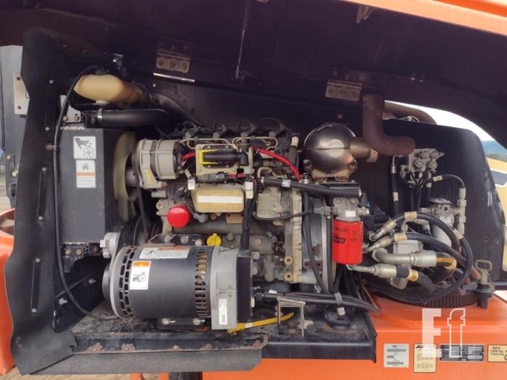 2016-jlg-400s-image-11