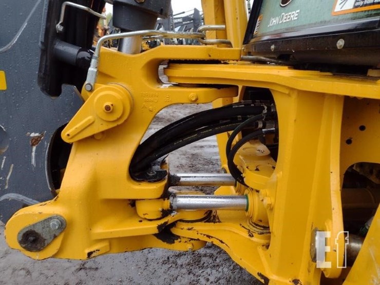 2020-deere-410l-image-35