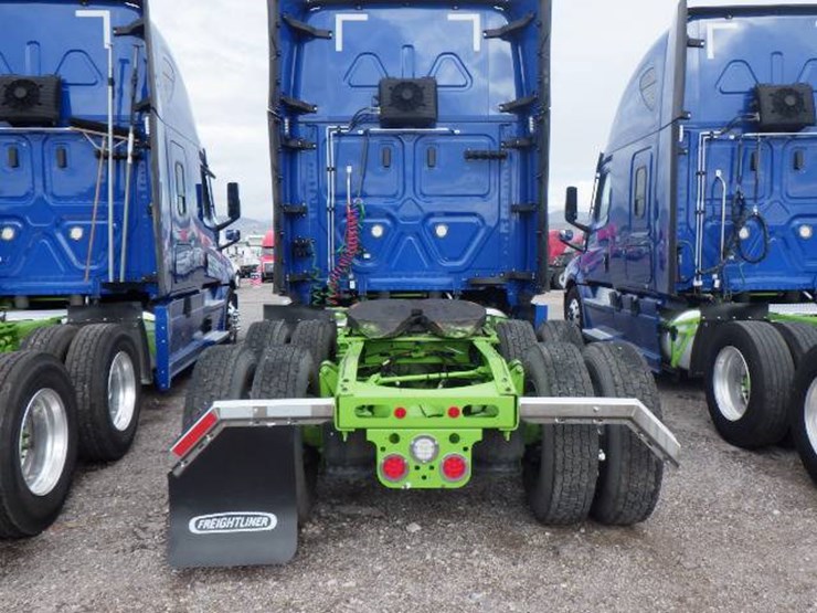 2024-freightliner-cascadia-126-image-7