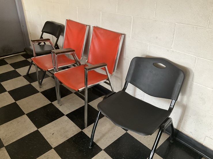 #186-•-tables,-chairs-and-refrigerator-image-9
