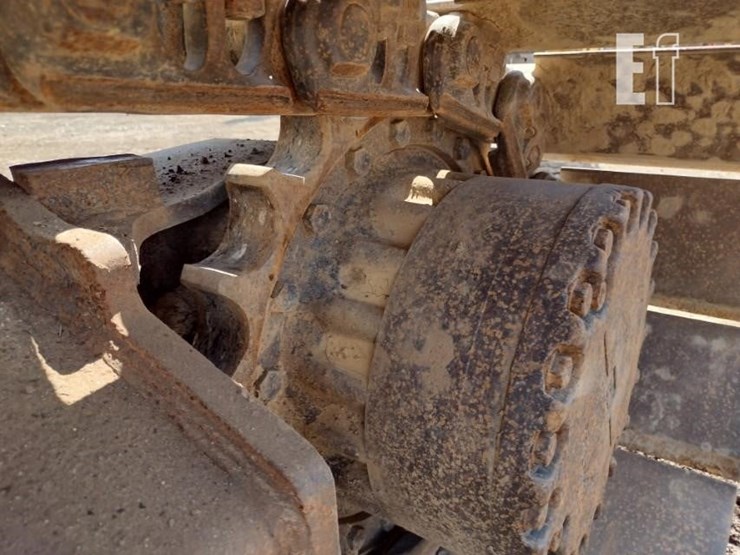 2011-komatsu-pc228us-lc-8-image-28