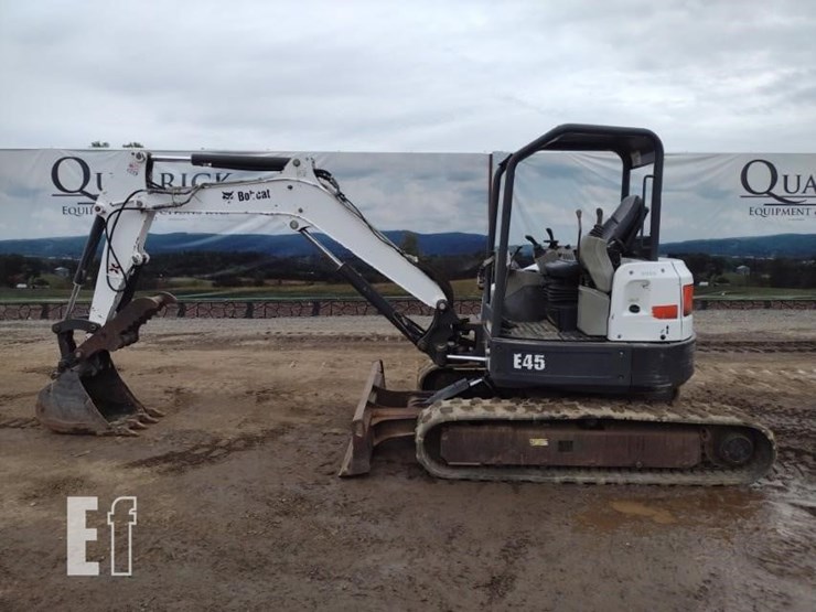 bobcat-e45-image-1