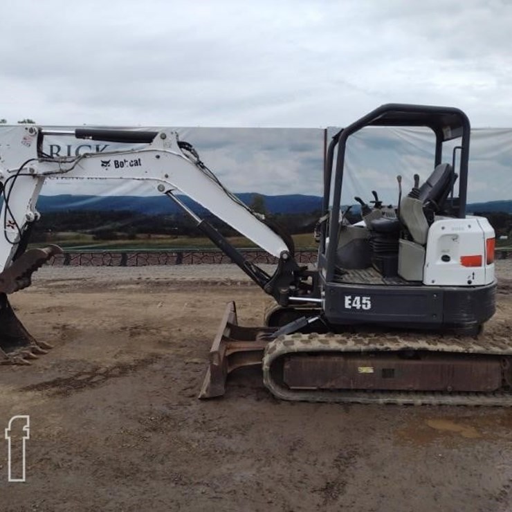 BOBCAT E45