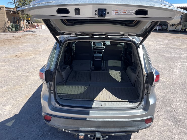2016-toyota-highlander-image-73