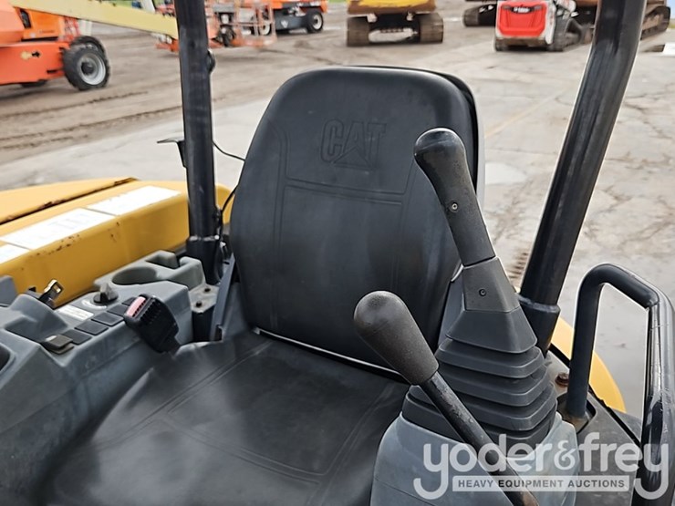 2013-caterpillar-303-image-31