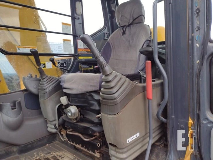 2006-deere-120c-image-13