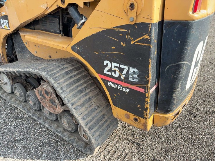 2005-caterpillar-257b-image-11