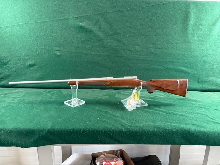 winchester-mdl.70-7mm-rem-mag-rifle-image-11