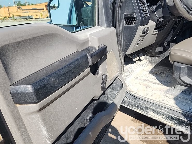 2019-ford-f150-image-24