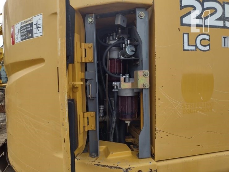 2011-deere-225d-lc-image-42