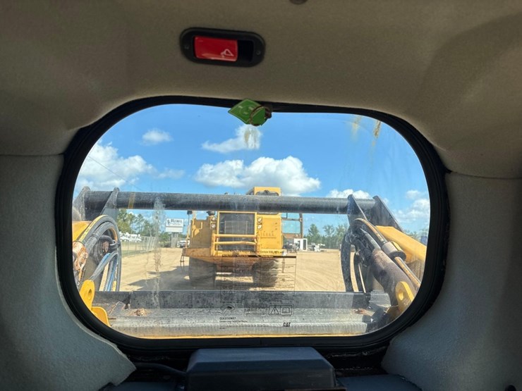 2021-caterpillar-262d3-image-32