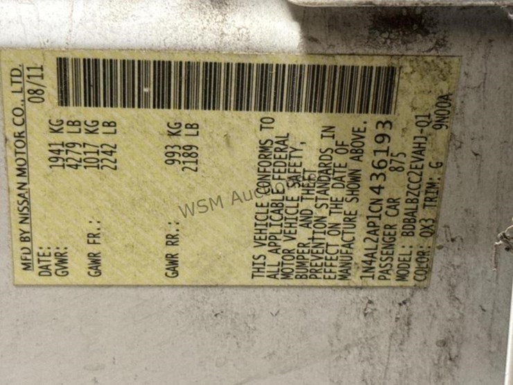2012-nissan-altima-sdn-image-16