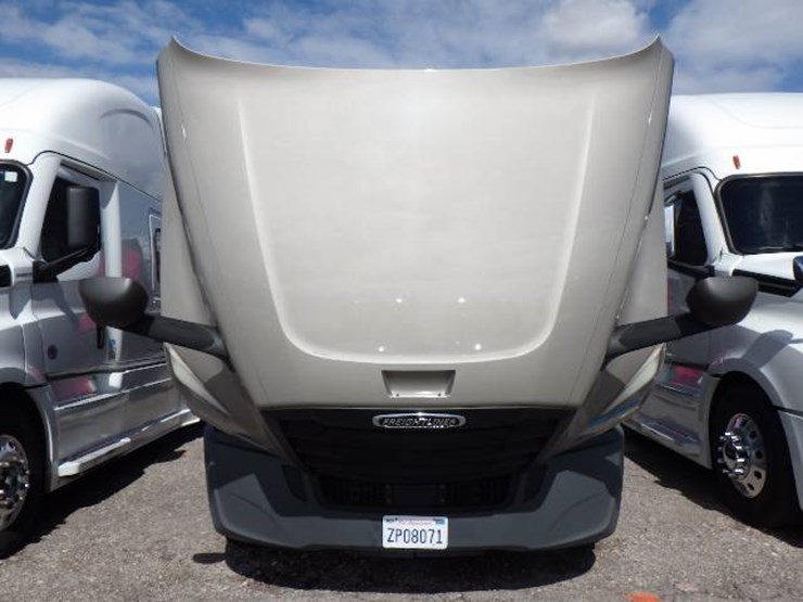 2022-freightliner-cascadia-126-image-15