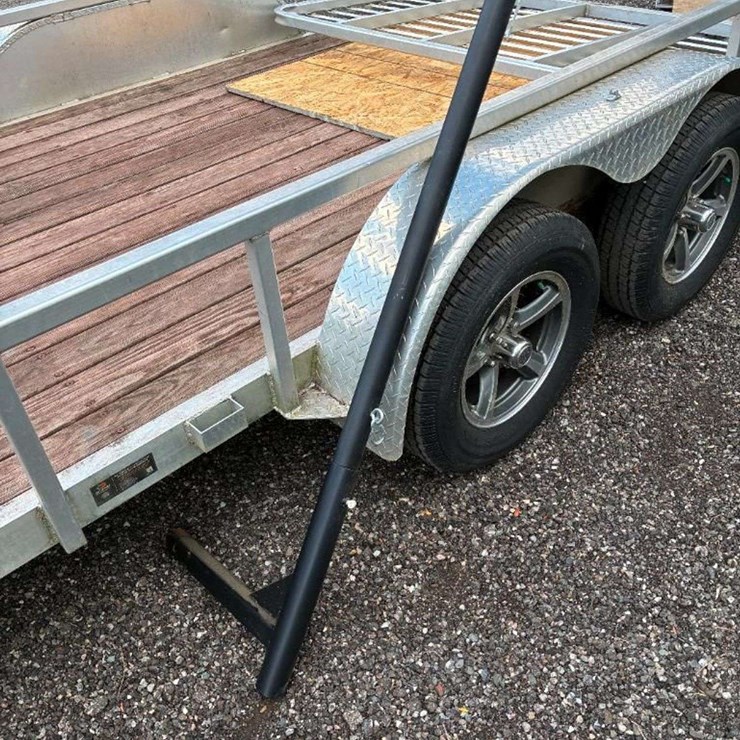 Hitch flag pole