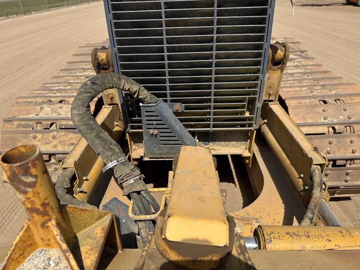 2007-deere-700j-xlt-image-18