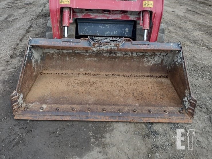 2019-takeuchi-tl8-image-14