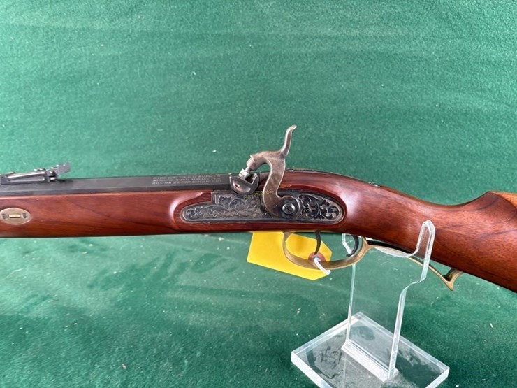 cabela's-50cal-black-powder-rifle-image-10