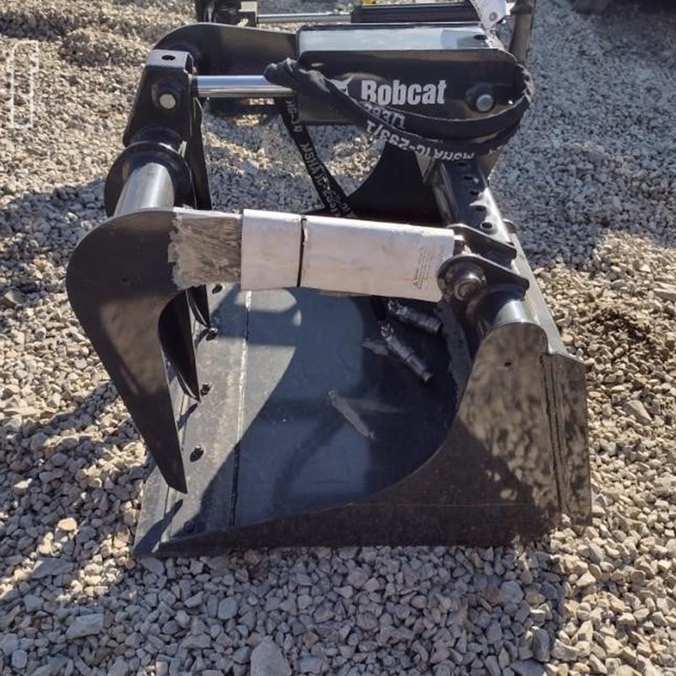 23 BOBCAT 36 INCH GRAPPLE BUCKET