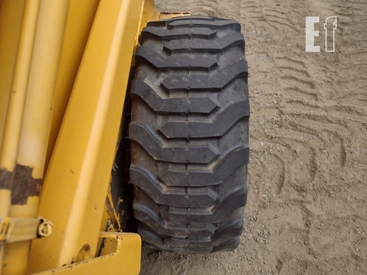 1986-deere-575-image-18