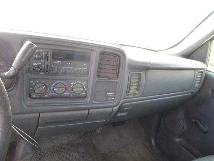 2002-chevrolet-2500-image-8