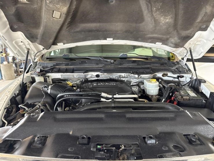 2015-ram-2500-slt-image-17