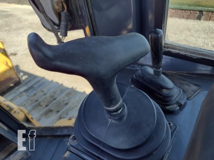 2012-deere-700j-lt-image-10