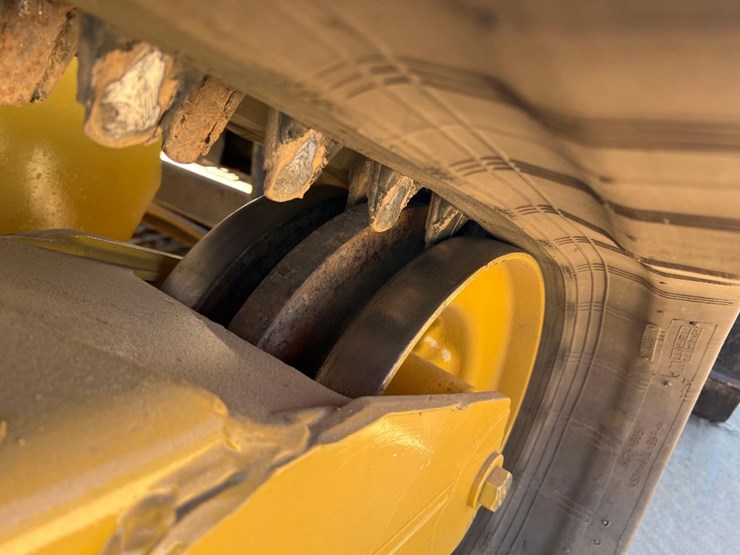 2019-caterpillar-299d2-xhp-image-13