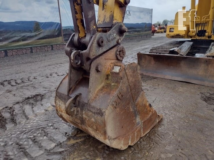 2006-deere-120c-image-17